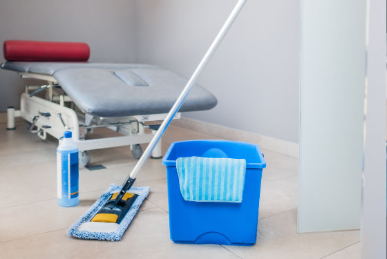 Praxis_reinigung_durch_die_Alpinommo